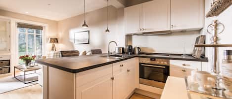 Réfrigérateur, four, plaque de cuisson, lave-vaisselle