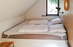 4 bedrooms, travel cot, free WiFi