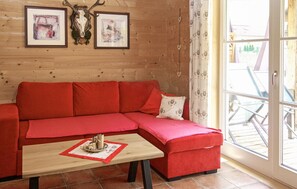 Fernseher, DVD-Player, Tischtennisplatte