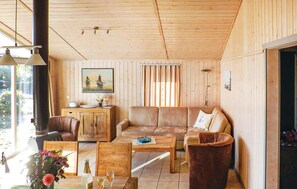 TV, fireplace, stereo - Stunning home in Rechlin with sauna (Rechlin)