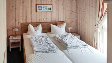 2 Schlafzimmer, Reisekinderbett, kostenloses WLAN, Bettwäsche