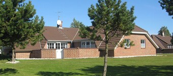 Large pool house in the heart of Blåvand on extensive lawn land