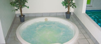 Large pool house in the heart of Blåvand on extensive lawn land