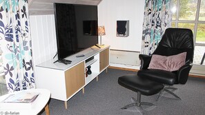 TV, videogames, DVD player, aparelho de som