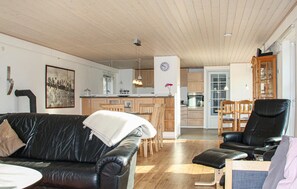 TV, fireplace - Cozy home in Sydals with kitchen (Sydals)