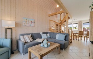 Televisión y chimenea 