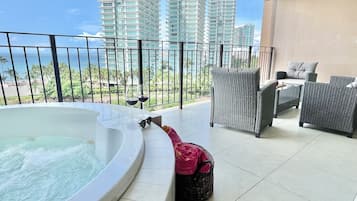 Bain à remous extérieur