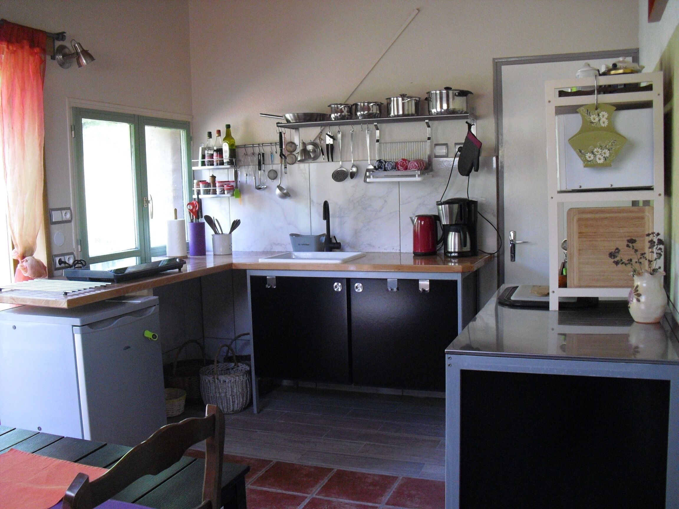 冰箱、微波炉、烤箱、炉灶