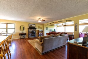 Smart TV, fireplace, video games, DVD player