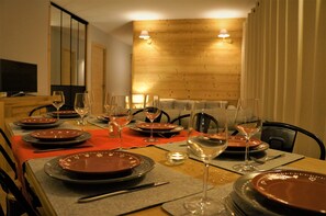 Dining - New chalet panoramic view 8 people (Samoëns)