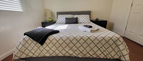 2 bedrooms, iron/ironing board, WiFi, bed sheets