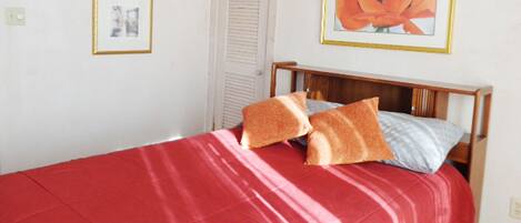 1 Schlafzimmer, Reisekinderbett, kostenloses WLAN, Bettwäsche