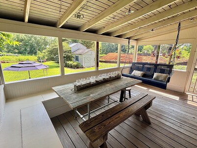 Special! Canton Street Noble Cottage steps to restaurants, gallery, live music