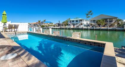 WATERFRONT 46 'DOCK, POOL, WALK 2 CABANA BEACH CLUB * MYYNTI * 9 / 5-12 / 13 $ 1197WK
