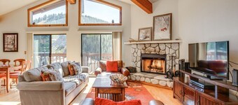 Lake & Mountain Views Condo - 5 min. drive to lake, ski and golf