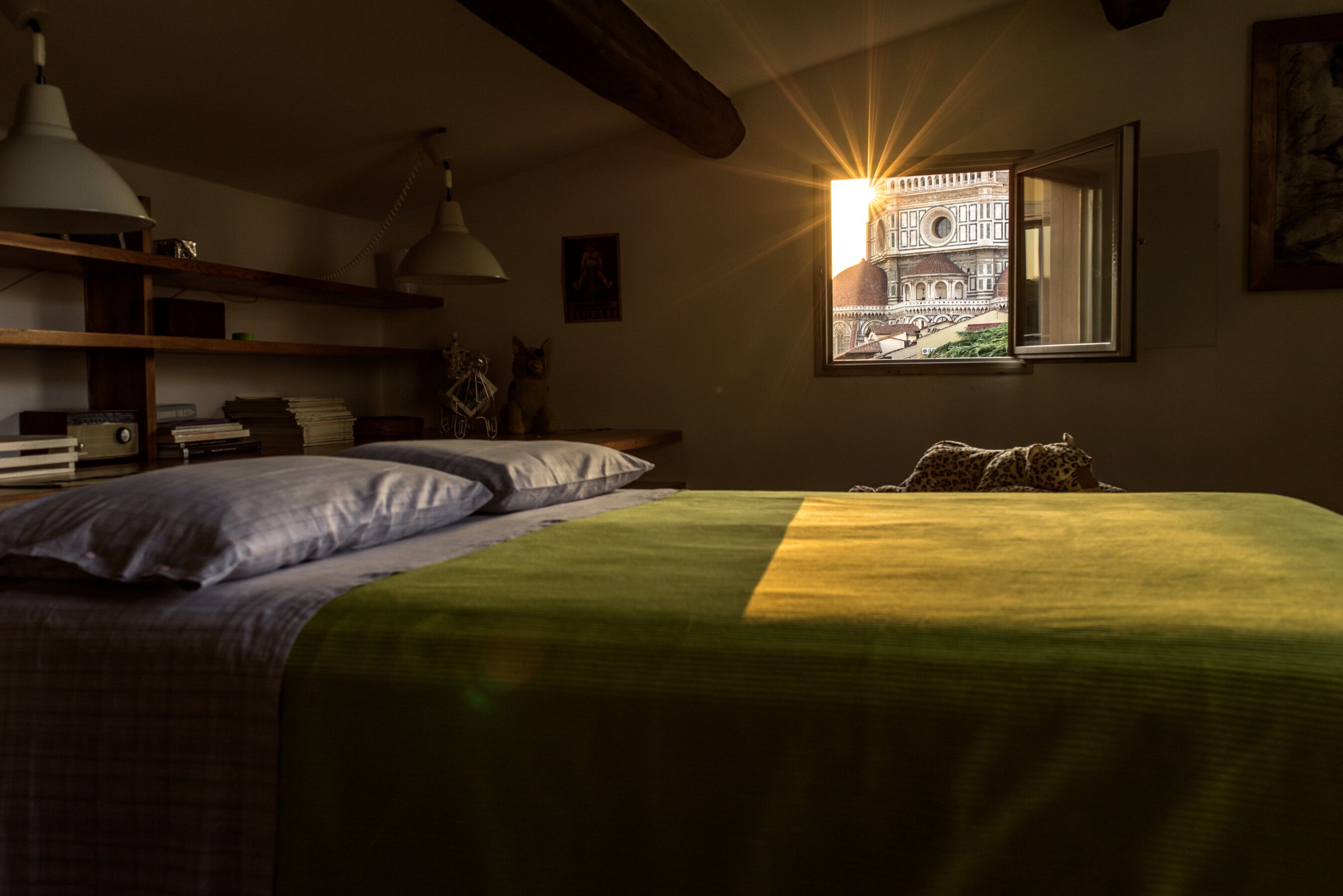 3 bedrooms, in-room safe, desk, soundproofing