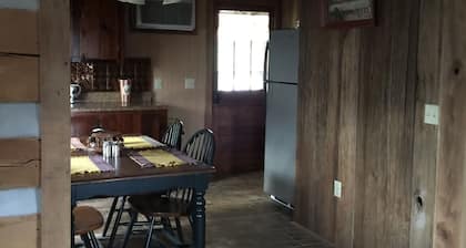 Rustic cabin over looking Cordell Hull Lake
