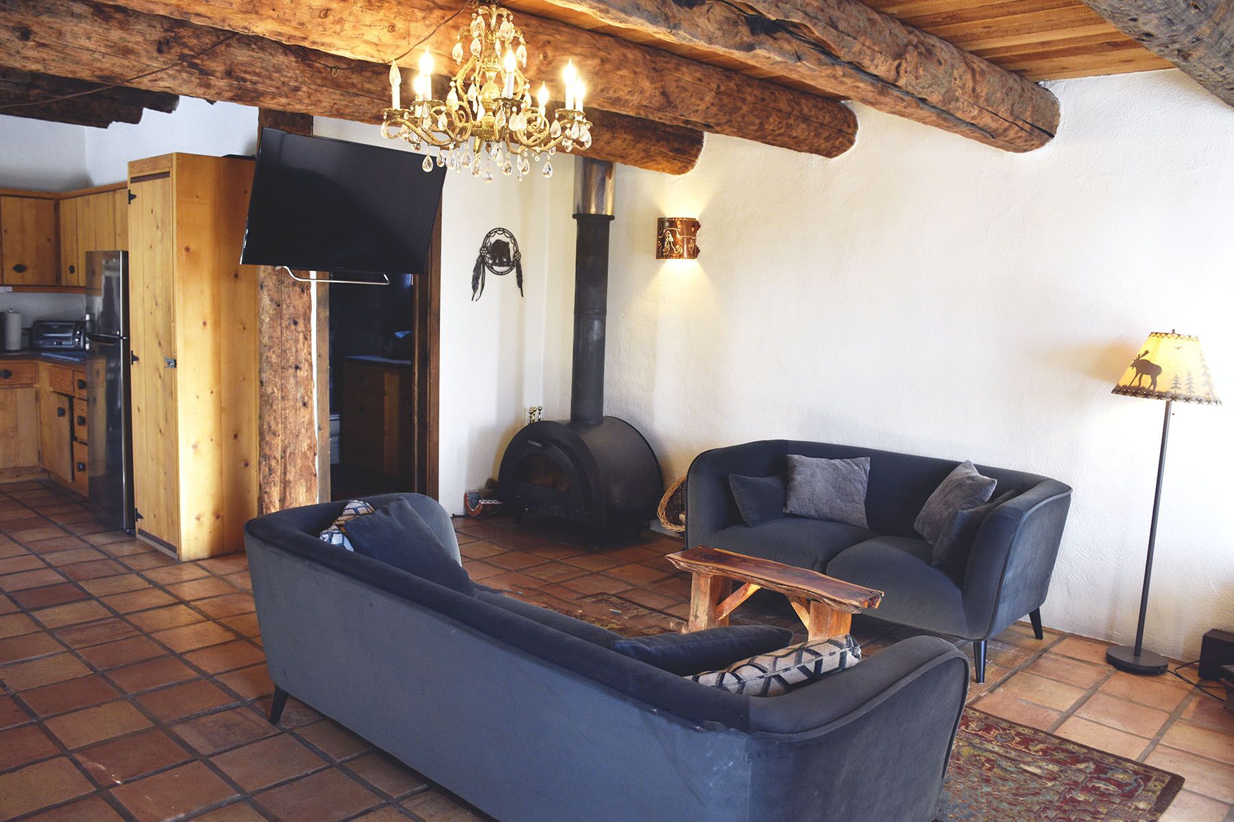 TV, fireplace, DVD player, books