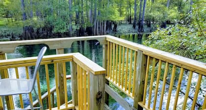 The Coppertop Inn on The Ichetucknee River Pets are Welcome 50 per pet fee