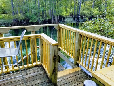The Coppertop Inn on The Ichetucknee River Pets are Welcome 50 per pet fee