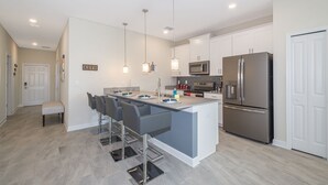 Coffee/tea maker, fridge, microwave, oven - (JB8927) Champions Gate Home 5/4 Private Pool & Free Waterpark (Davenport)
