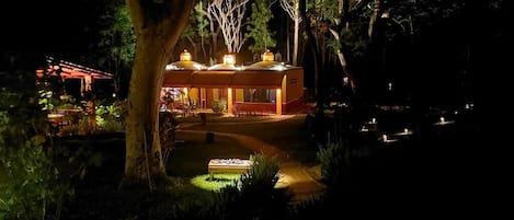 Gallery Room, 1 Queen Bed, Non Smoking