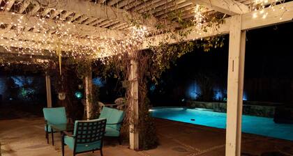 Kauniisti uusittu suuri yksityinen bkydi, uima-allas, kylpylä. Lähellä Disneyland, Beaches!