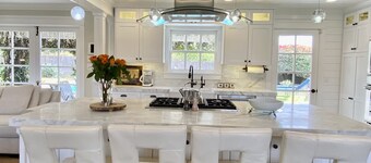 Beautiful Family Home! Pool, Spa, Large Private Backyard Near Disneyland & Beach