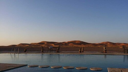 Kasbah Du Berger ist Ihr Sahara Hostel in den Dünen von Merzouga. Willkommen in der Wüste!