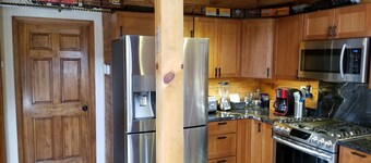 Smoky Mountain Depot ~ Great Secluded Cabin in a Gated Community