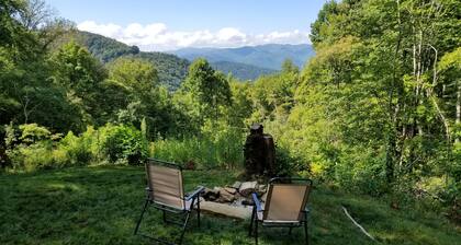 Smoky Mountain Depot ~ Great Secluded Cabin in a Gated Community
