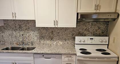 Old Village by the Sea 2 miles to Beach 6 miles to Chs,