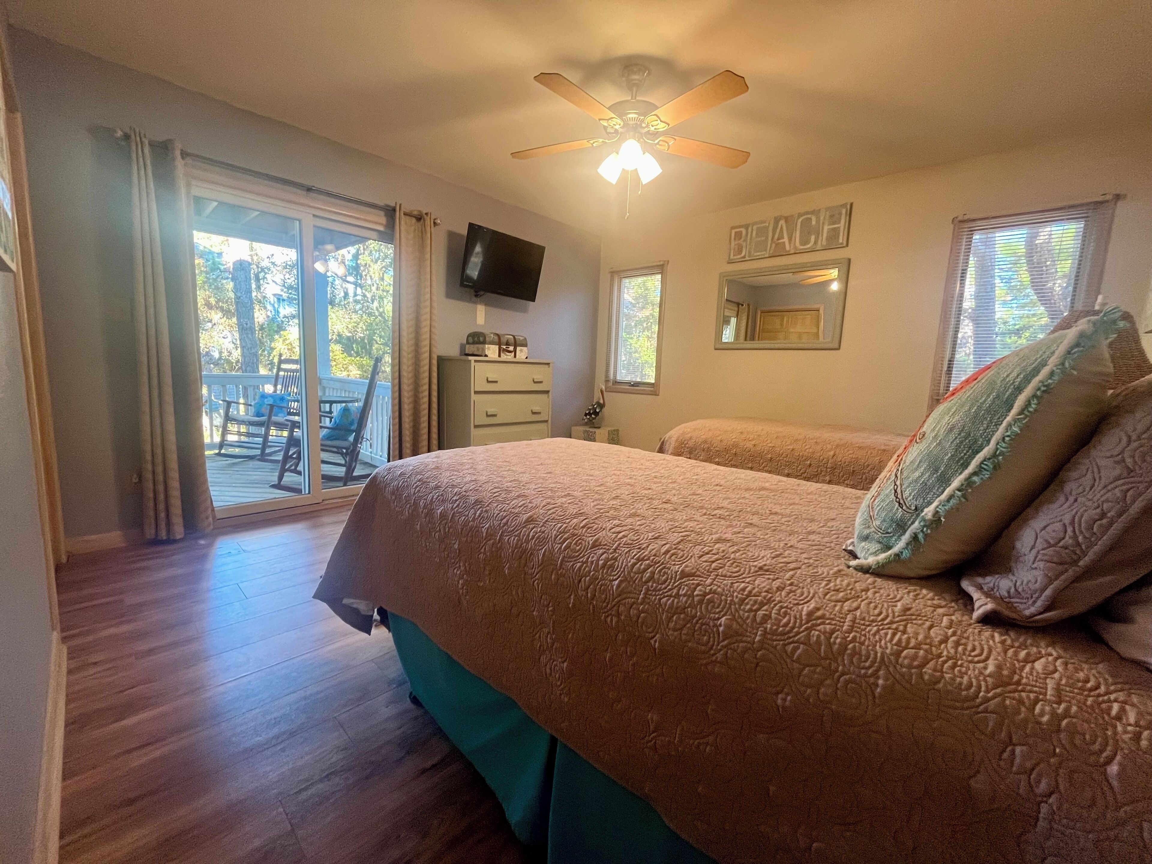 5 chambres, fer et planche à repasser, lit parapluie, Wi-Fi gratuit