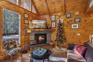 Smart TV, fireplace, DVD player