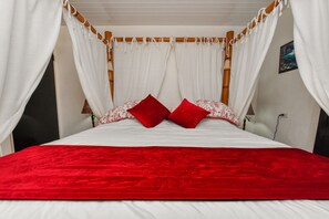 4 bedrooms, in-room safe, iron/ironing board, free WiFi