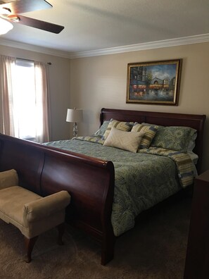 3 bedrooms, iron/ironing board, WiFi, bed sheets