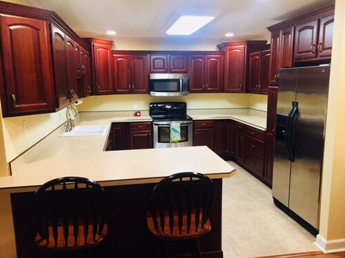 Paducah’s best place for families! Upscale condo, large deck and backyard.