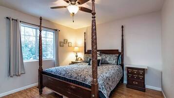 3 bedrooms, iron/ironing board, travel crib, WiFi