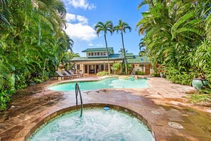 Outdoor pool - Stunning Gated Home, Private Pool & Spa (Lahaina)