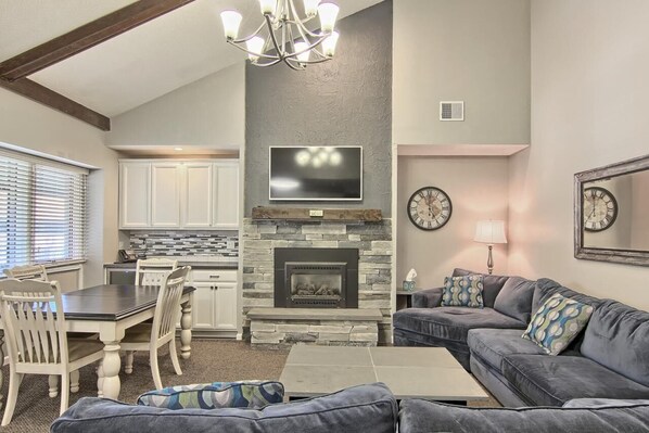 TV, fireplace - Completely Renovated 3 BR + Loft Mountain Villa (Boyne Falls)