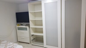 Family Apartment, 2 Queen Beds, Non Smoking - Relax in Forest (Kiryat Tiv'on)