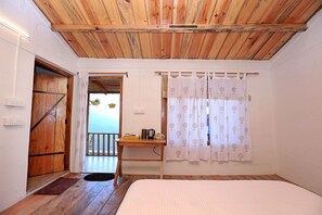 Double Room, 1 Bedroom, Patio, Mountain View | Iron/ironing board, rollaway beds, bed sheets