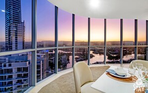 公寓, 5 间卧室, 临海 | 起居区 | 平板电视、DVD 播放器