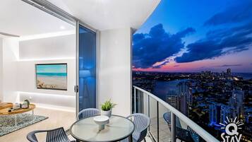 Executive-Apartment, 3 Schlafzimmer, Meerblick | Terrasse/Patio