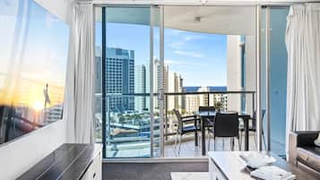 Apartment, 2 Bedrooms, River View | Living area
