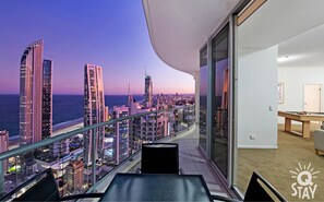 Apartamento, 5 habitaciones, mirando al mar | Terraza o patio
