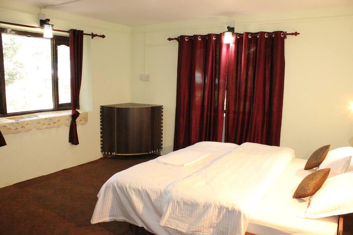 Grand Mountain View Room