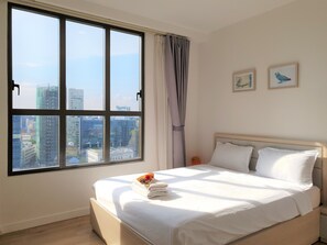 3 slaapkamers, een strijkplank/strijkijzer, wifi, beddengoed