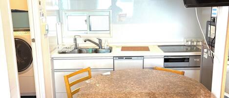 Room 201 for max 6 Guests with Kitchenette, Private Bathroom | Living area