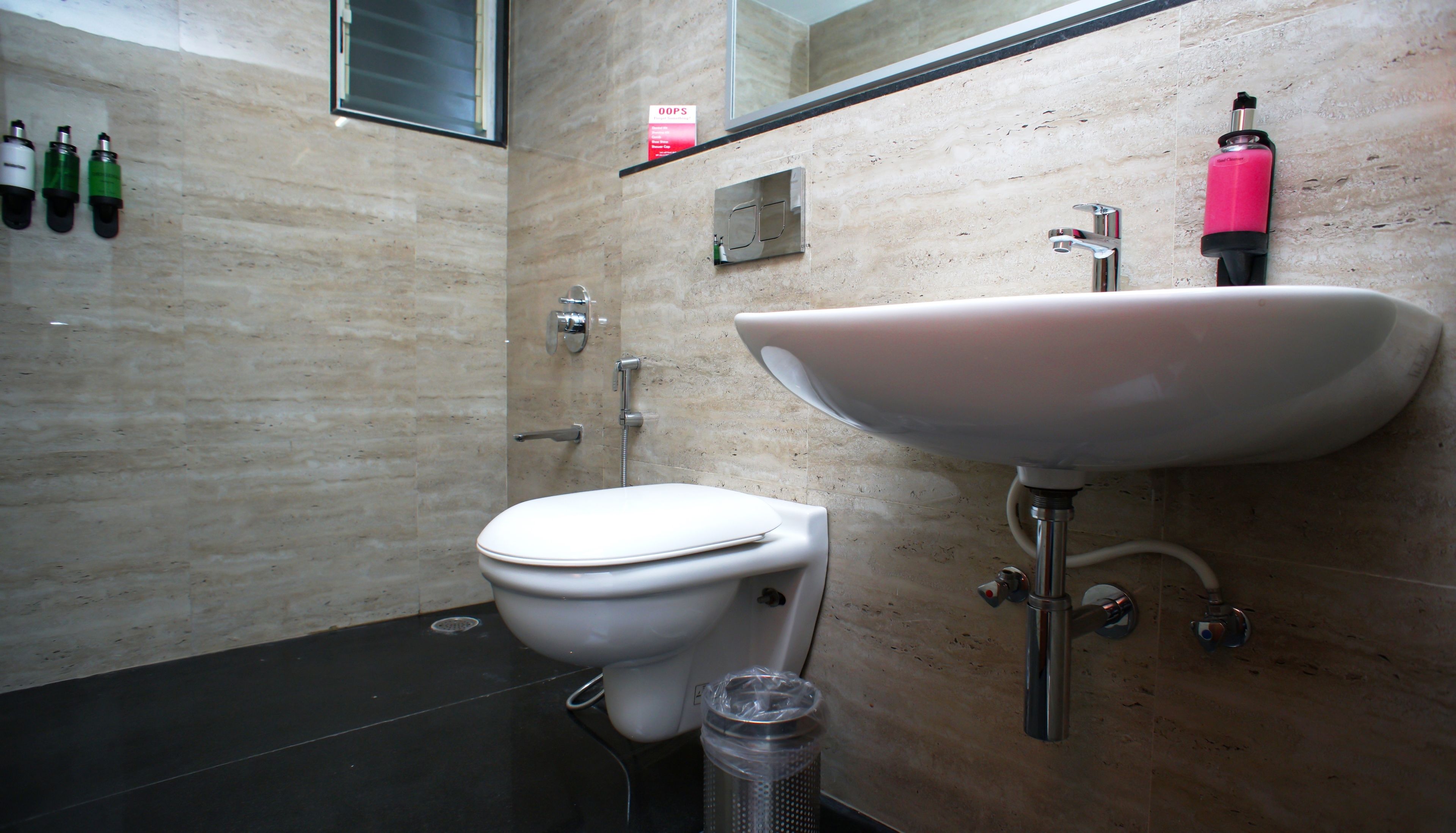 Premier Double Room, 1 King Bed | Bathroom | Shower, free toiletries, slippers, towels
